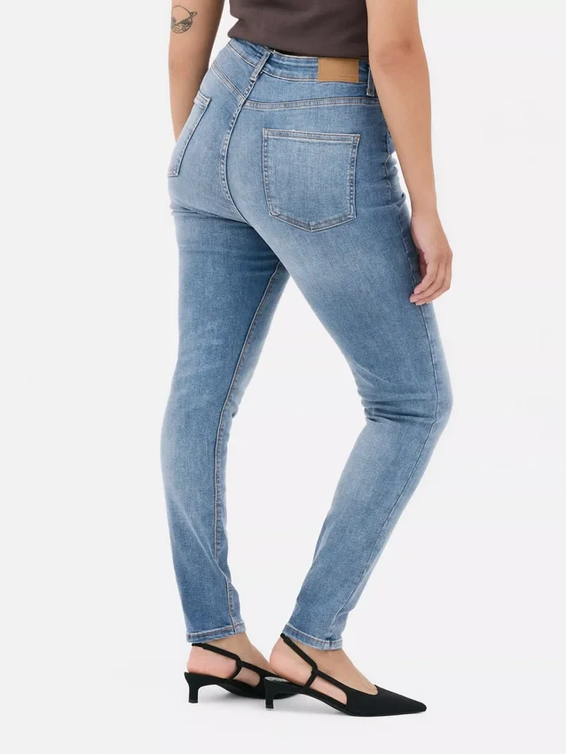 Jeans justos de cintura alta