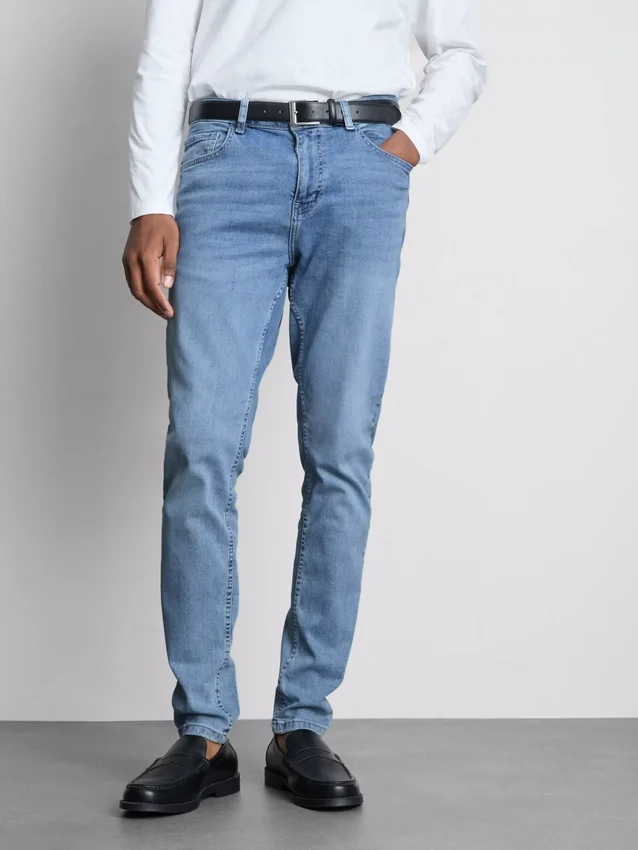 Jeans justos de cintura média