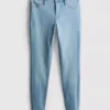 Jeans justos de cintura média Essential | regular