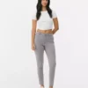Jeans justos de cintura média Essential | regular