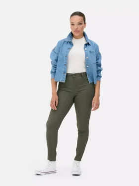 Jeans justos de cintura média Essential | regular