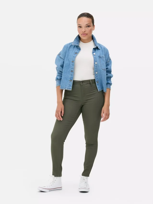 Jeans justos de cintura média Essential | regular