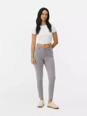 Jeans justos de cintura média Essential | regular