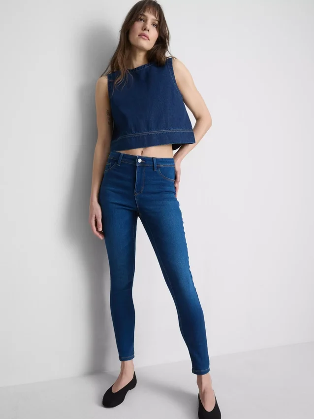 Jeans justos de cintura média Essential | regular