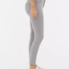 Jeans justos de cintura média Essential | regular