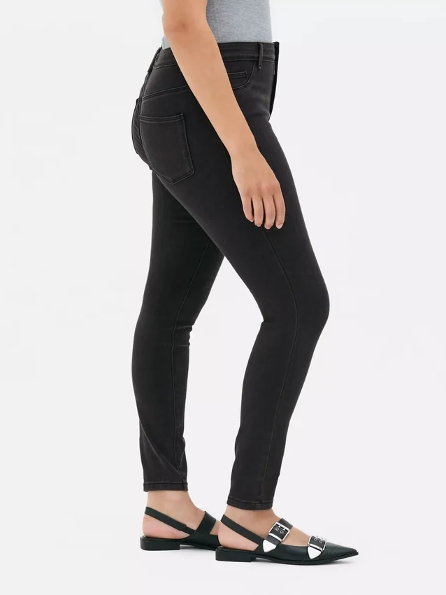 Jeans justos de cintura média Essential | regular