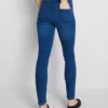 Jeans justos de cintura média Essential | regular