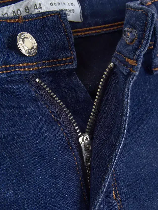 Jeans justos de cintura média Essential | regular