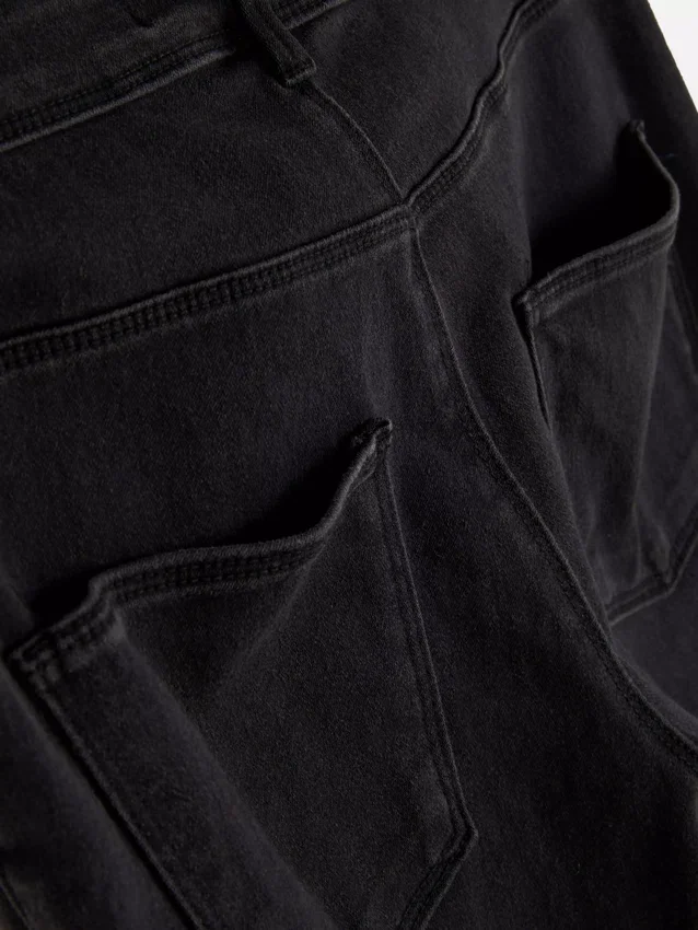 Jeans justos de cintura média Essential | regular