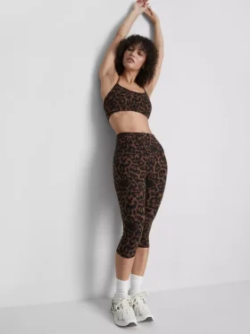 Leggings capri desportivas com padrão de leopardo