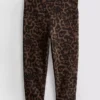 Leggings capri desportivas com padrão de leopardo
