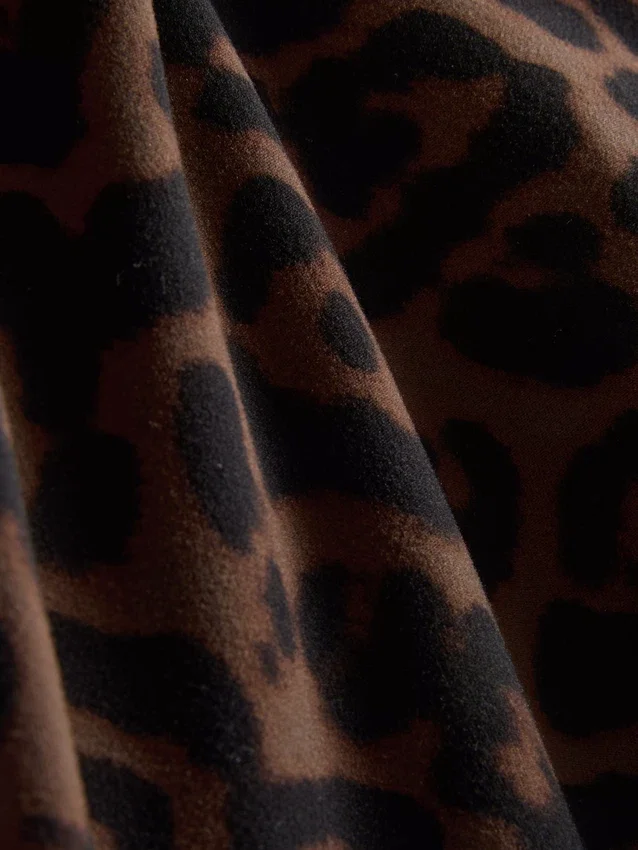 Leggings capri desportivas com padrão de leopardo