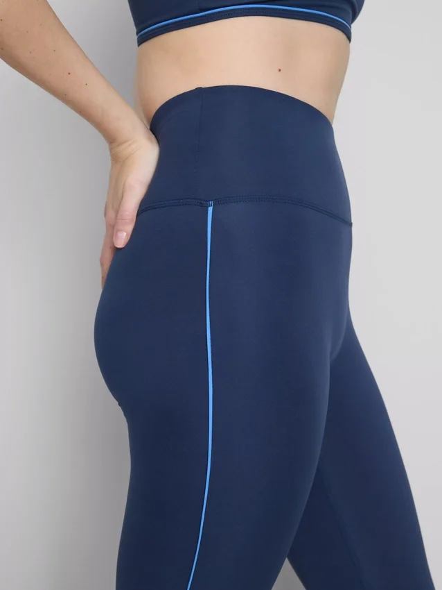 Leggings desportivas com apoio suave e detalhes em forma de tubo