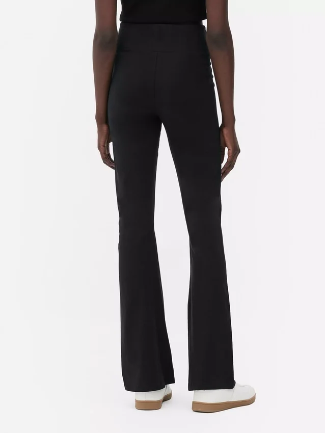 Leggings desportivas de cintura alta e corte largo