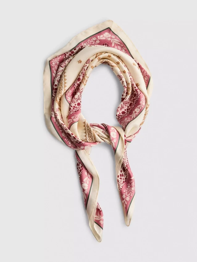 Lenço em jacquard