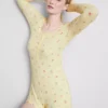 Macacão de dormir com canelado e estampado floral