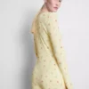 Macacão de dormir com canelado e estampado floral