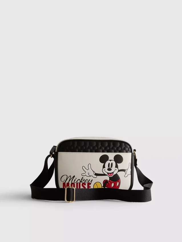 Mala de câmara a tiracolo com o Mickey Mouse da Disney