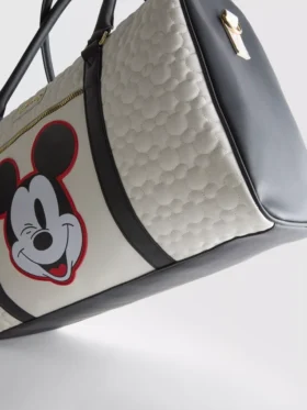Mala de fim de semana com relevo do Mickey e dos amigos da Disney