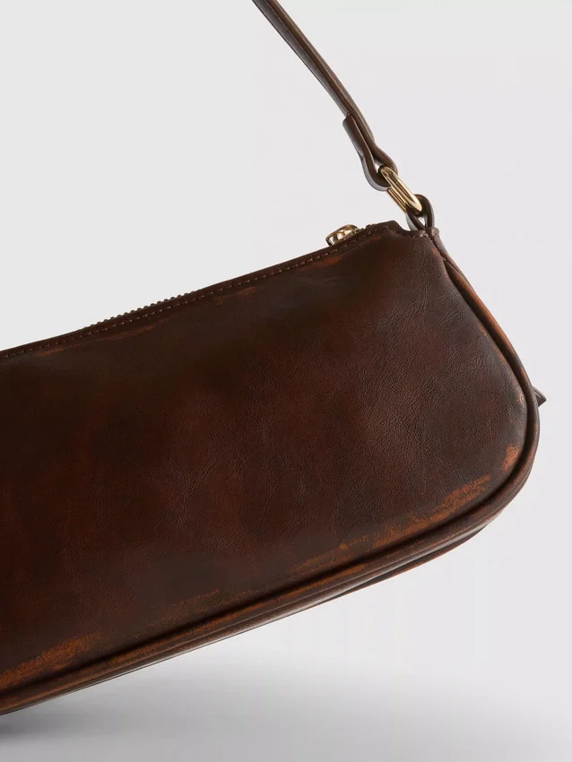 Mala de ombro com bolso com fivela