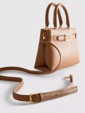 Mini-bolsa com detalhe de fivela