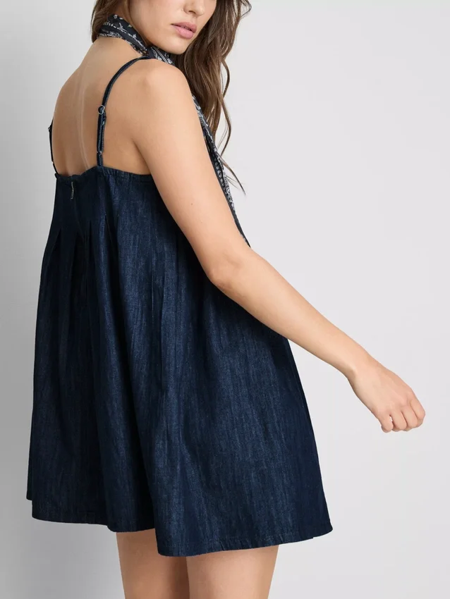 Mini-vestido babydoll em ganga de algodão
