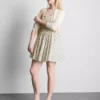 Mini-vestido com botões tipo espartilho