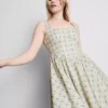 Mini-vestido com botões tipo espartilho