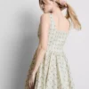 Mini-vestido com botões tipo espartilho