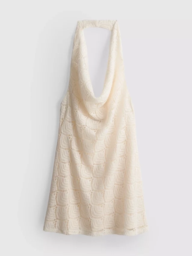 Mini-vestido com decote em capuz, em croché e com alças