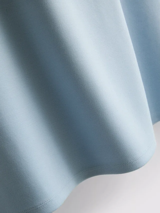 Mini-vestido com decote quadrado