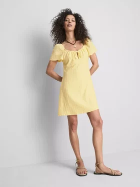 Mini-vestido com mangas curtas franzidas