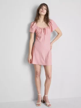 Mini-vestido com mangas curtas franzidas