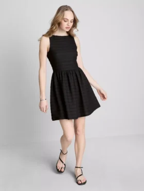 Mini-vestido com textura enrugada