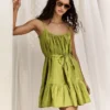 Mini-vestido de popeline com alças e folhos