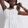 Mini-vestido de popeline com alças e folhos