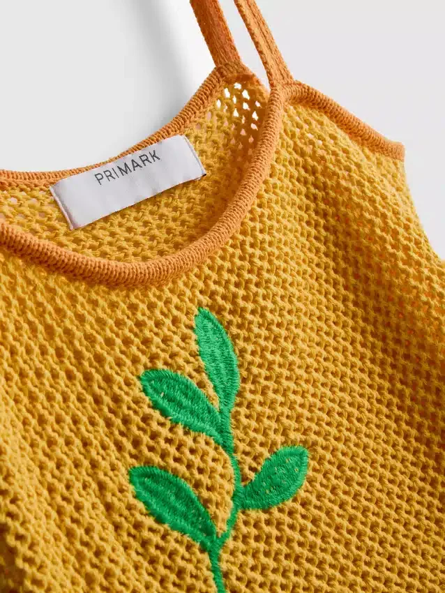 Mini-vestido de praia em croché bordado
