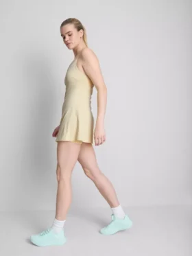 Mini-vestido desportivo com toque suave como manteiga