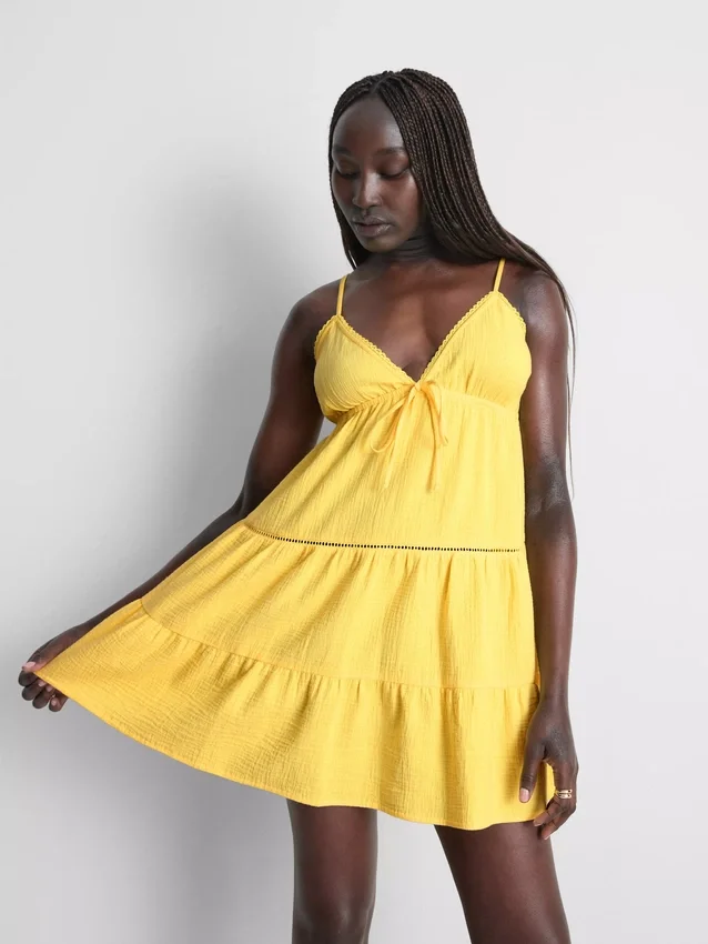 Mini-vestido em algodão com decote em V e camadas