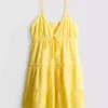 Mini-vestido em algodão com decote em V e camadas