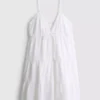 Mini-vestido em algodão com decote em V e camadas