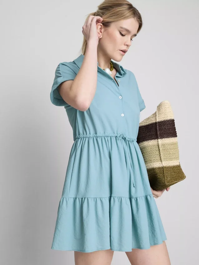 Mini-vestido em camadas de manga curta