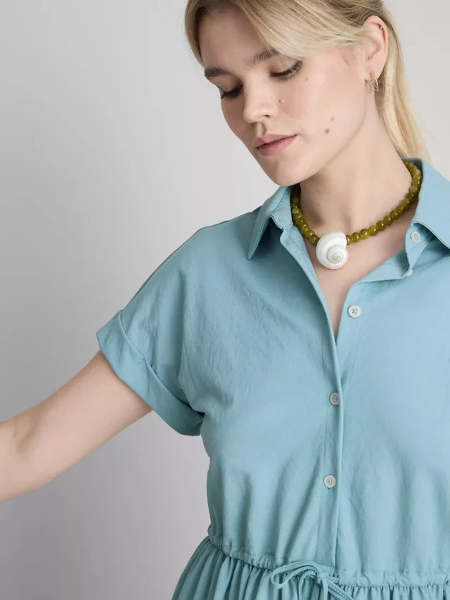 Mini-vestido em camadas de manga curta