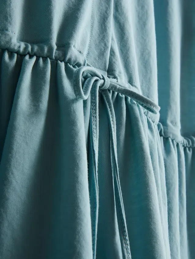 Mini-vestido em camadas de manga curta