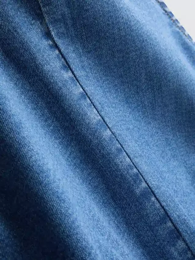 Mini-vestido em ganga de algodão com corte em A
