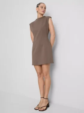 Mini-vestido esculpido com mangas curtas