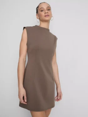 Mini-vestido esculpido com mangas curtas