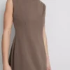 Mini-vestido esculpido com mangas curtas