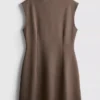 Mini-vestido esculpido com mangas curtas
