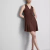 Mini-vestido sem mangas com decote em V